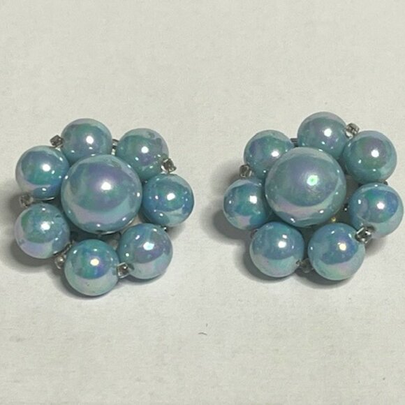 VTG Blue Faux Pearl Cluster Clip On Earrings Japan Silver Tone 1" - Picture 6 of 15
